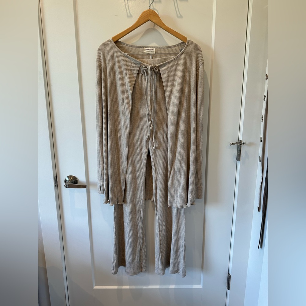 River + Sky Taupe Lounge Set Size Small